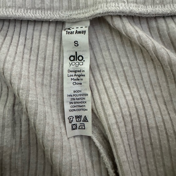 ALO Yoga Light Gray Ribbed jogging pants - Picture 4 of 4